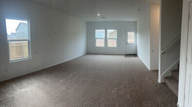 14129 Tordillo Dr in Elgin, TX - Building Photo - Building Photo