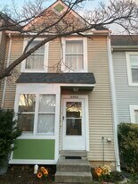 15355 Gatehouse Ter in Woodbridge, VA - Building Photo