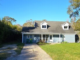 510 Baywood Dr in Seabrook, TX - Building Photo