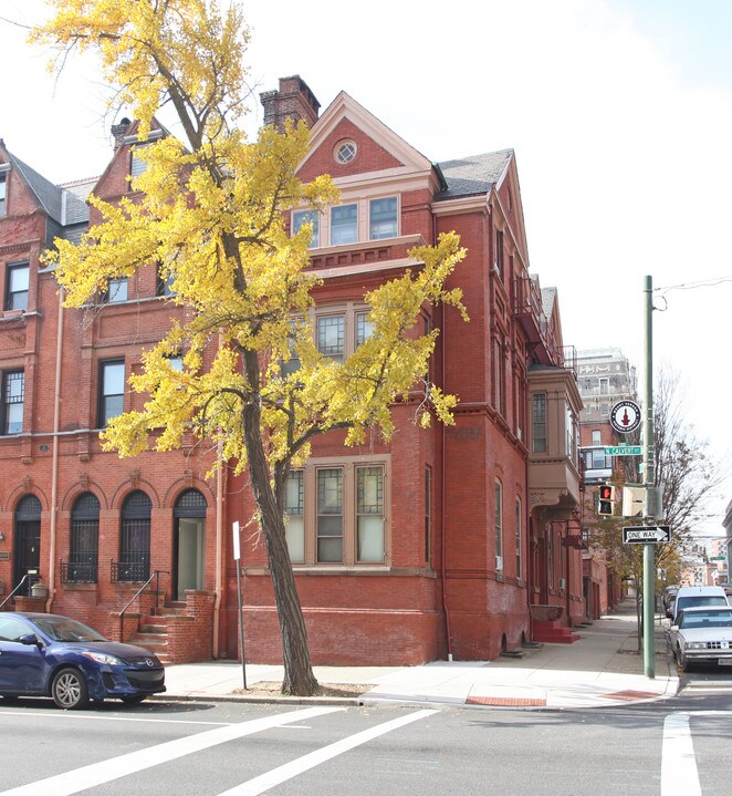 107 N Chase St in Baltimore, MD - Building Photo