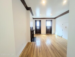 313 State St in Albany, NY - Building Photo - Building Photo
