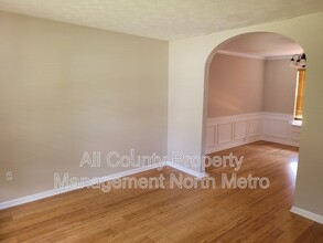 1115 Crabapple Lk Cir in Roswell, GA - Building Photo - Building Photo