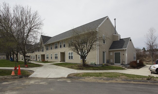 Ashland Commons in Ashland, MA - Foto de edificio - Building Photo