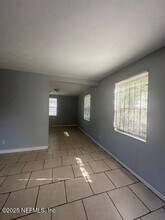 3250 Phyllis St in Jacksonville, FL - Building Photo - Building Photo