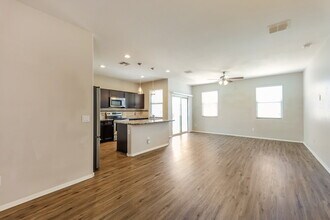 2444 W Tamarisk Ave in Phoenix, AZ - Building Photo - Building Photo