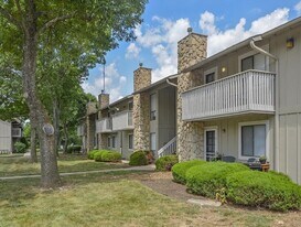 5400-5600 E 84 Terrace in Kansas City, MO - Building Photo