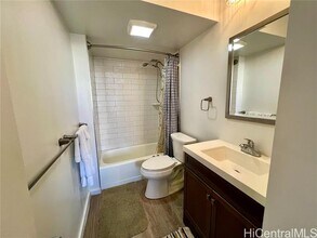 400 Hobron Ln in Honolulu, HI - Building Photo - Building Photo