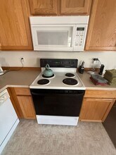 2541 NW Cedar Ave in Redmond, OR - Building Photo - Building Photo