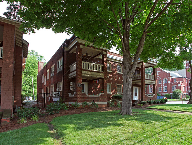 Harris Apartments in Charlotte, NC - Building Photo - Building Photo