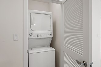 112 W Superior St in Chicago, IL - Foto de edificio - Building Photo