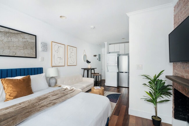 property at 241 E 24th St