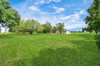 1030 San Felipe Rd in Sealy, TX - Building Photo - Building Photo