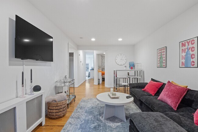 1038 Willow Ave in Hoboken, NJ - Building Photo - Building Photo