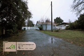 1945 Vega St in Redding, CA - Building Photo - Building Photo