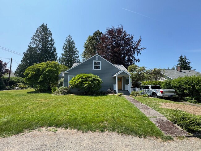 17511 100th Ave SW in Vashon, WA - Building Photo - Building Photo