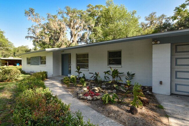 3530 NW 34th Pl in Gainesville, FL - Building Photo - Building Photo