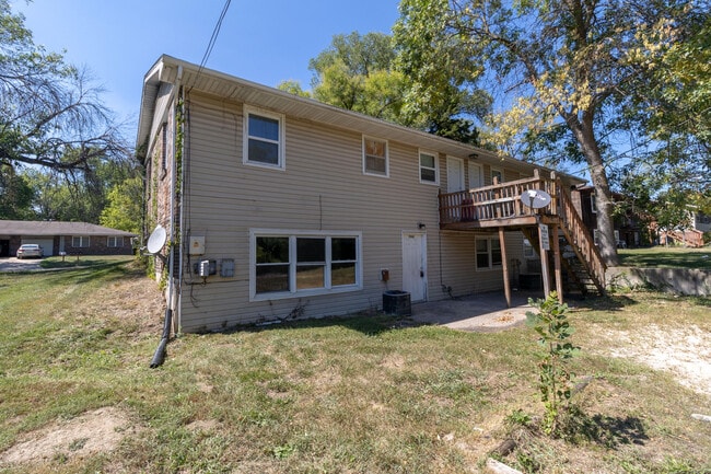 property at 706 Demaret Dr