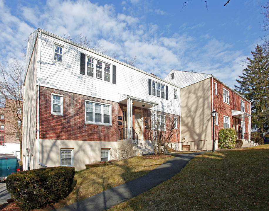 Bronxville Gardens in Bronxville, NY - Building Photo