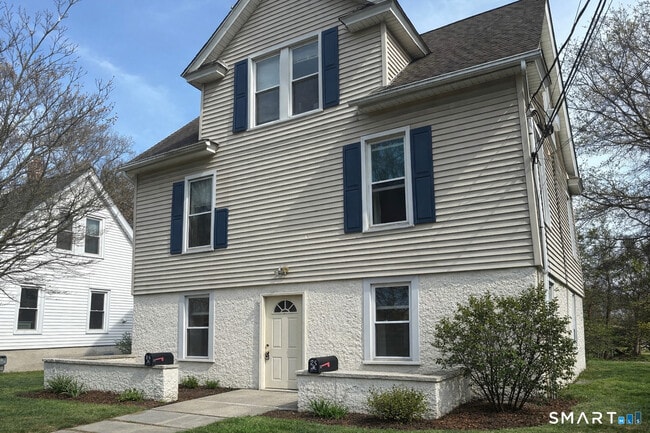 property at 25 Old Stratfield Rd