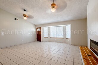 520 Windcove Pl in Bakersfield, CA - Building Photo - Building Photo