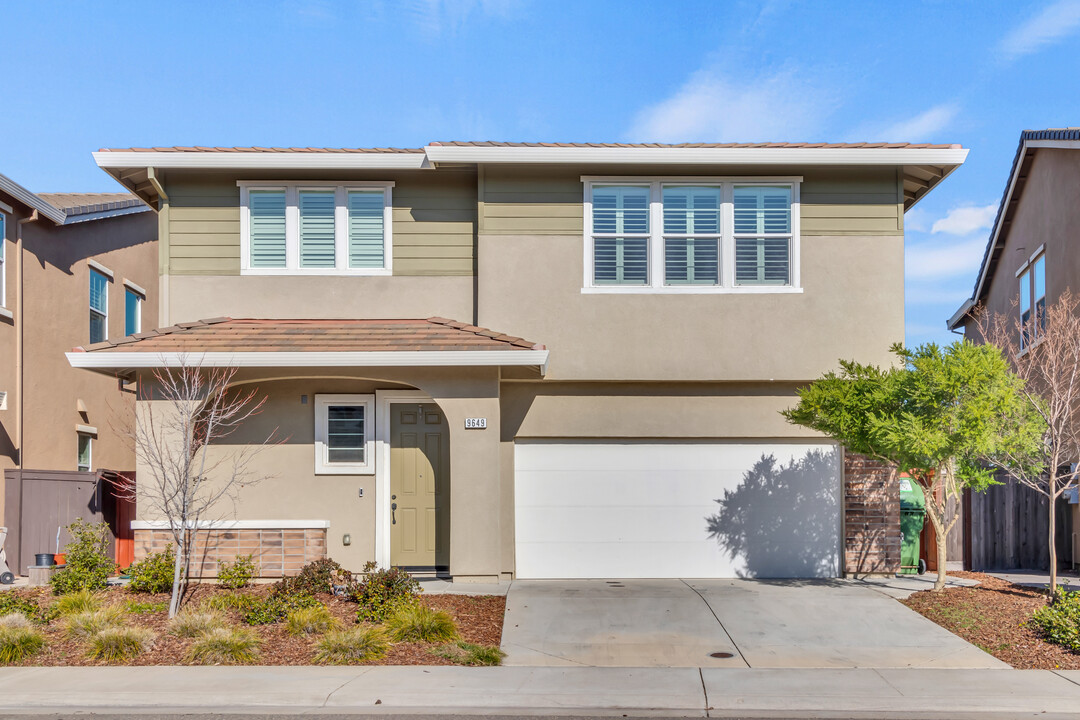 9649 Oak Reserve Ln in Elk Grove, CA - Building Photo