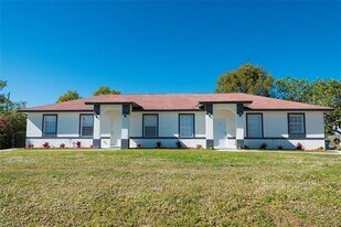 4604 Normandy Dr in Naples, FL - Building Photo