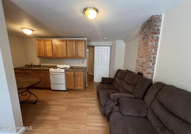 5 Irving St in Albany, NY - Building Photo - Building Photo