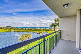 601 S Seas Dr in Jupiter, FL - Foto de edificio - Building Photo