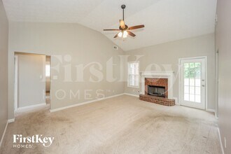 609 Togwatee Pass in Hampton, GA - Building Photo - Building Photo