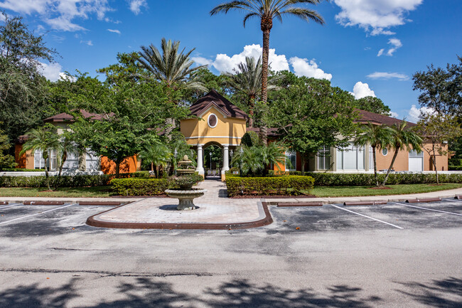 Crest At Waterford Lakes in Orlando, FL - Building Photo - Building Photo