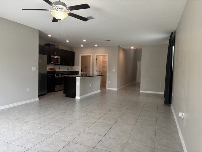 9663 Channing Hill Dr in Sun City Center, FL - Building Photo - Building Photo