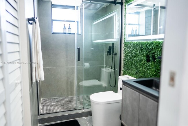 2903 N Miami Beach Blvd in North Miami Beach, FL - Building Photo - Building Photo