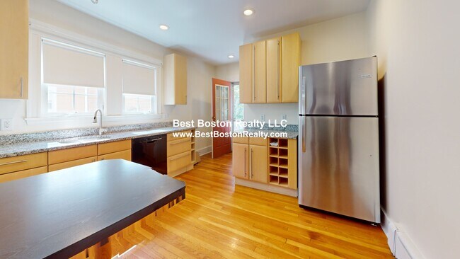 65 Auburn St in Medford, MA - Building Photo - Building Photo