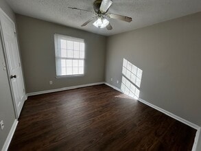 5525 Hornaday Rd, Unit B in Greensboro, NC - Building Photo - Building Photo