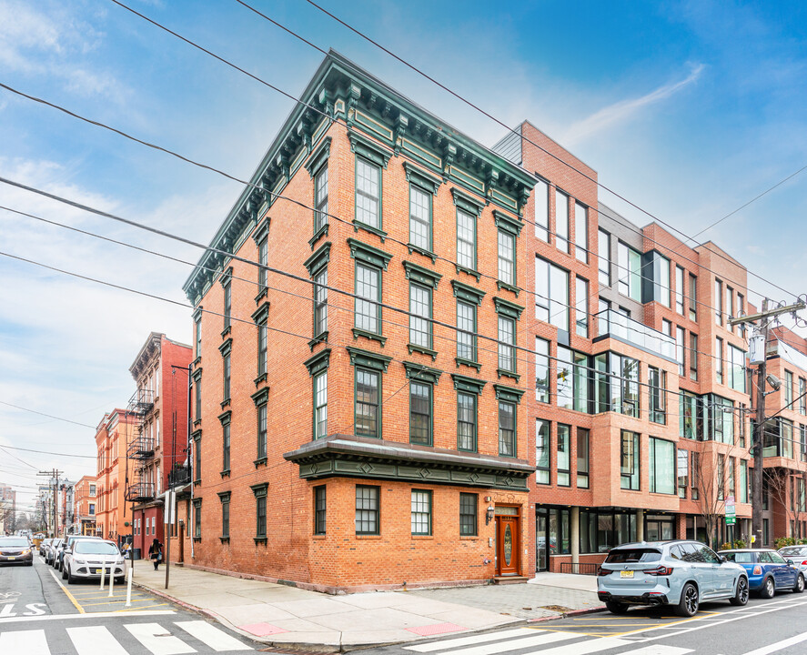 133 Grand St in Hoboken, NJ - Foto de edificio