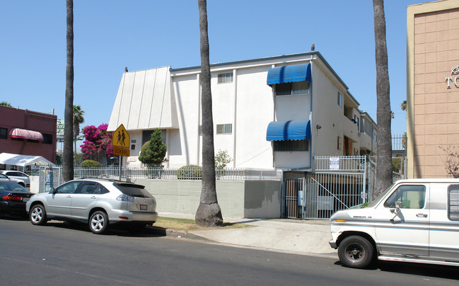 981 Elden Ave in Los Angeles, CA - Building Photo - Building Photo