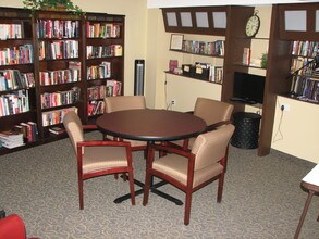 4575 W 80th St Cir-Unit -306 in Minneapolis, MN - Building Photo - Building Photo