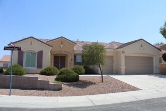 2084 Clearwater Lake Dr in Henderson, NV - Building Photo - Building Photo