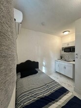 655 NW 2nd St in Florida City, FL - Building Photo - Building Photo