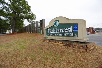 Field Crest Apartments in Tuscaloosa, AL - Building Photo - Building Photo