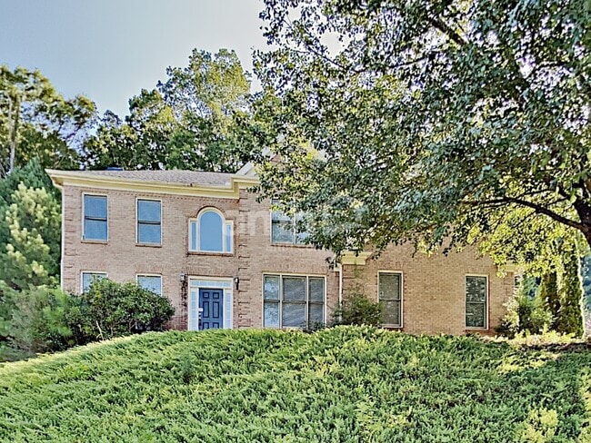 404 Jessica Ln in Woodstock, GA - Foto de edificio - Building Photo