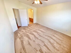 8735 Tomnitz Ave in Las Vegas, NV - Building Photo - Building Photo