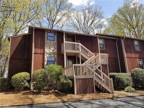 601 Aspen Place in Winston-Salem, NC - Foto de edificio - Building Photo