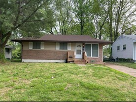 119 Dundee Cir in St. Louis, MO - Building Photo