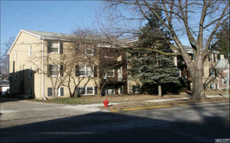 300 Blackhawk Ave Apartments