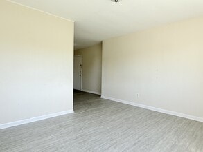 1590 Ouellette Ave in Windsor, ON - Building Photo - Building Photo