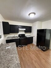 10501 Duke Dr in St. Louis, MO - Building Photo - Building Photo