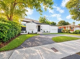 736 NW 41st St in Miami, FL - Building Photo