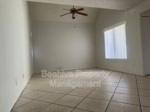 1342 W Emerald Ave in Mesa, AZ - Building Photo - Building Photo