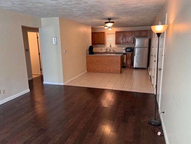 25 Arlington Rd, Unit Apt 1-1 in Woburn, MA - Foto de edificio - Building Photo